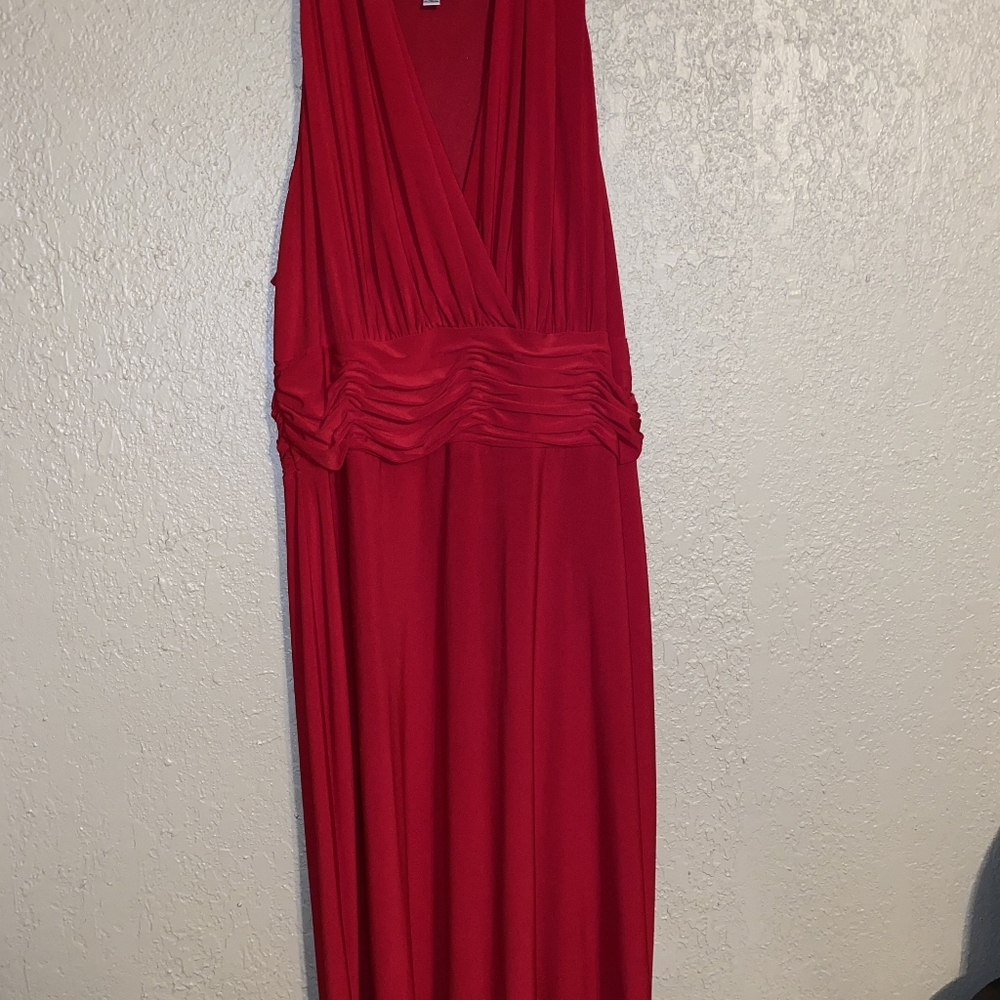 Dresses - Picture 3 of 4